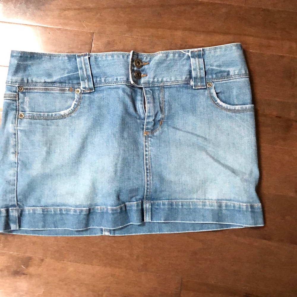 American Eagle Jean Skirt, great condition! Size 6
